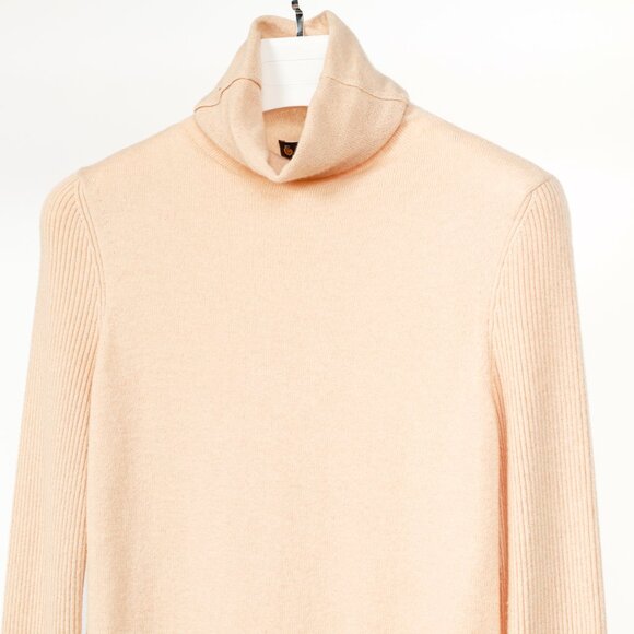 Loro Piana Cream Cashmere Turtleneck Sweater - Picture 3 of 9